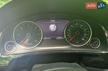 Внедорожник / Кроссовер Volkswagen Touareg 2012 в 