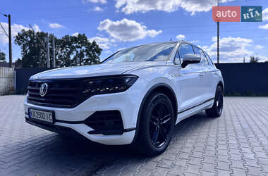 Внедорожник / Кроссовер Volkswagen Touareg 2018 в Киеве
