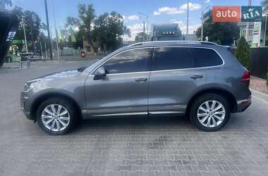 Позашляховик / Кросовер Volkswagen Touareg 2016 в 