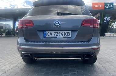 Позашляховик / Кросовер Volkswagen Touareg 2016 в 