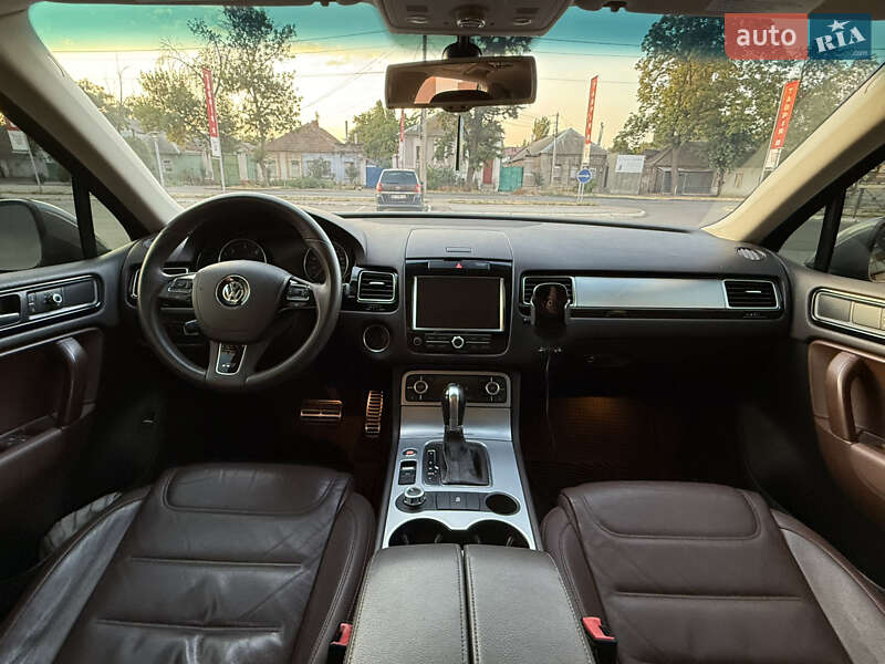 Внедорожник / Кроссовер Volkswagen Touareg 2013 в Одессе