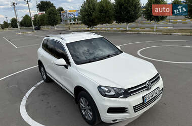 Внедорожник / Кроссовер Volkswagen Touareg 2011 в 