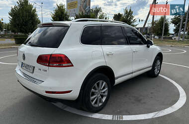 Внедорожник / Кроссовер Volkswagen Touareg 2011 в 