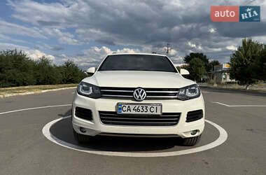 Внедорожник / Кроссовер Volkswagen Touareg 2011 в 