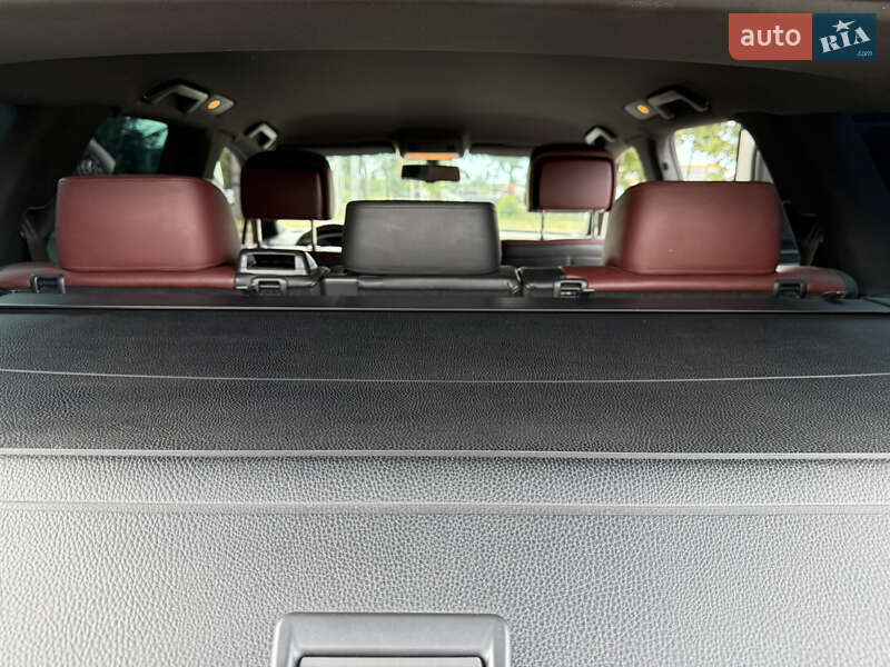 Внедорожник / Кроссовер Volkswagen Touareg 2011 в Киеве