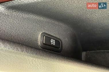 Внедорожник / Кроссовер Volkswagen Touareg 2011 в 