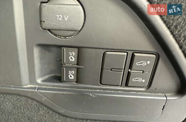 Внедорожник / Кроссовер Volkswagen Touareg 2011 в 