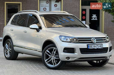 Внедорожник / Кроссовер Volkswagen Touareg 2012 в 