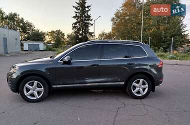 Внедорожник / Кроссовер Volkswagen Touareg 2013 в 