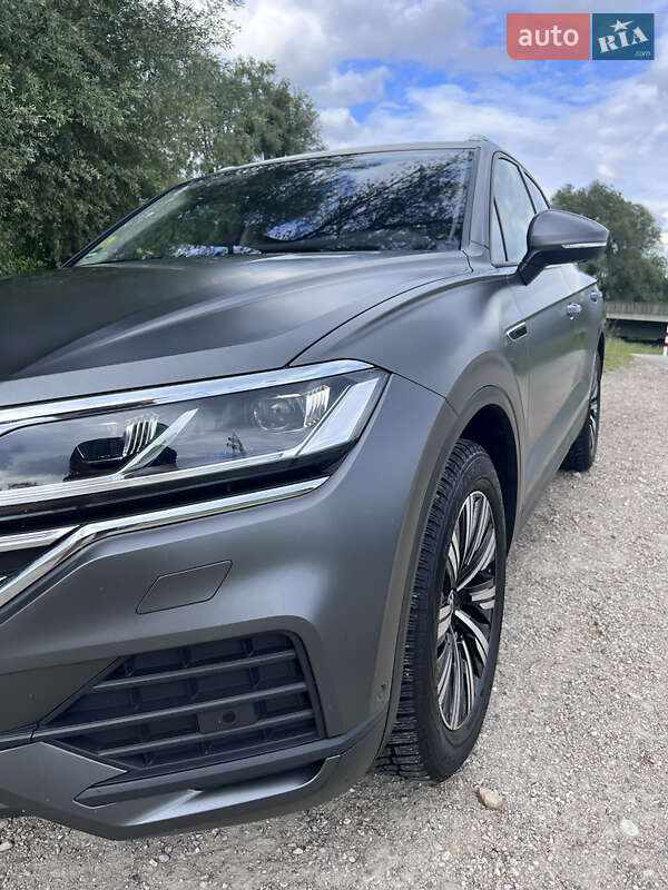 Внедорожник / Кроссовер Volkswagen Touareg 2021 в Ивано-Франковске