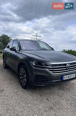 Внедорожник / Кроссовер Volkswagen Touareg 2021 в 
