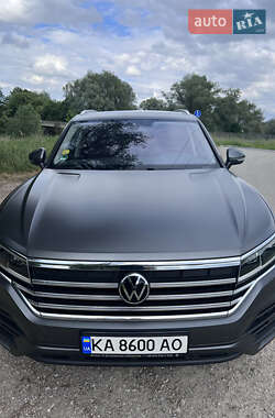 Внедорожник / Кроссовер Volkswagen Touareg 2021 в 
