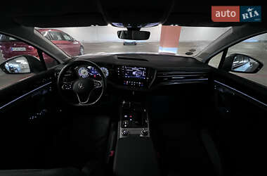 Внедорожник / Кроссовер Volkswagen Touareg 2021 в 