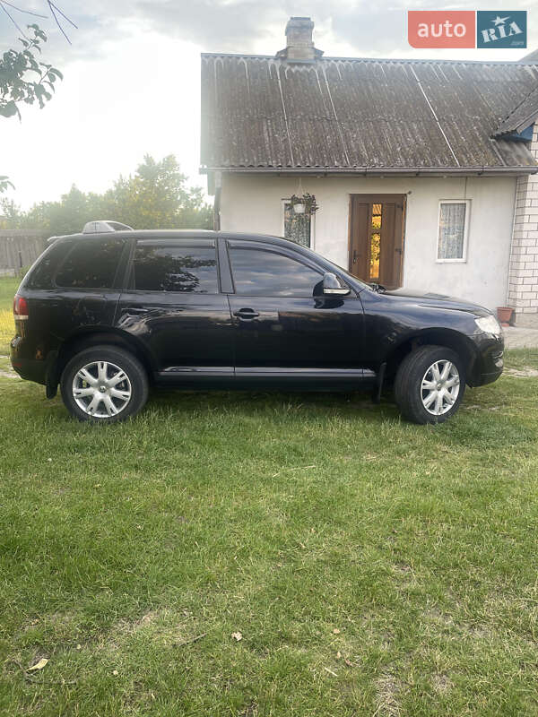Внедорожник / Кроссовер Volkswagen Touareg 2008 в Киеве