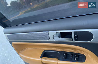 Внедорожник / Кроссовер Volkswagen Touareg 2006 в 