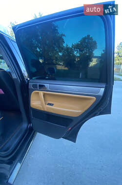 Внедорожник / Кроссовер Volkswagen Touareg 2006 в 