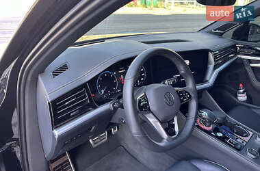Внедорожник / Кроссовер Volkswagen Touareg 2024 в 