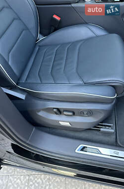 Внедорожник / Кроссовер Volkswagen Touareg 2024 в 