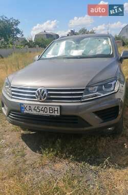 Позашляховик / Кросовер Volkswagen Touareg 2016 в 