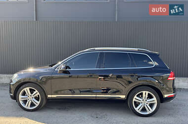 Внедорожник / Кроссовер Volkswagen Touareg 2015 в 