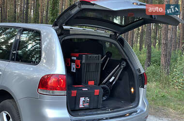 Внедорожник / Кроссовер Volkswagen Touareg 2002 в 