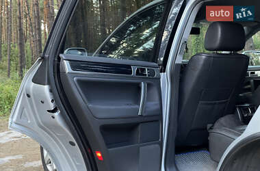 Внедорожник / Кроссовер Volkswagen Touareg 2002 в 