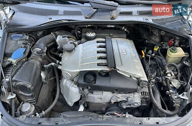 Внедорожник / Кроссовер Volkswagen Touareg 2002 в 