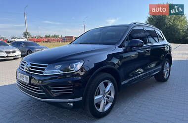 Позашляховик / Кросовер Volkswagen Touareg 2016 в Вінниці
