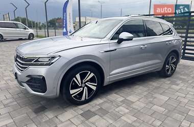Позашляховик / Кросовер Volkswagen Touareg 2022 в 