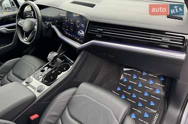 Позашляховик / Кросовер Volkswagen Touareg 2022 в 