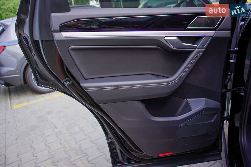 Позашляховик / Кросовер Volkswagen Touareg 2023 в Житомирі