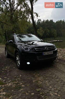 Внедорожник / Кроссовер Volkswagen Touareg 2011 в Ровно