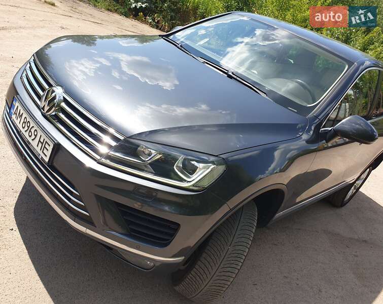 Внедорожник / Кроссовер Volkswagen Touareg 2015 в Житомире
