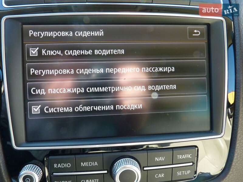 Внедорожник / Кроссовер Volkswagen Touareg 2015 в Житомире