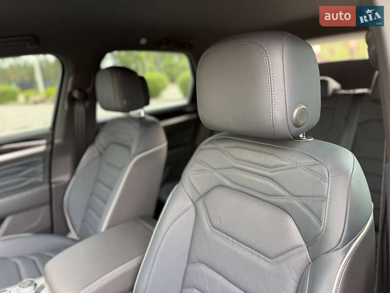 Внедорожник / Кроссовер Volkswagen Touareg 2022 в Киеве