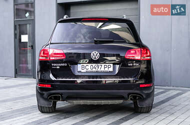 Позашляховик / Кросовер Volkswagen Touareg 2012 в 