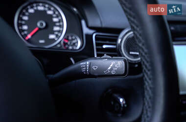 Позашляховик / Кросовер Volkswagen Touareg 2012 в 