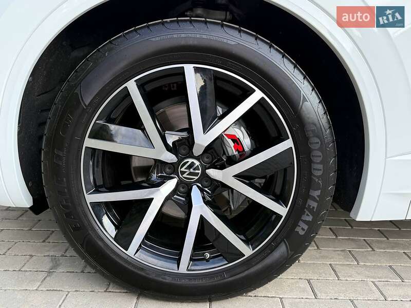 Внедорожник / Кроссовер Volkswagen Touareg 2022 в Ровно