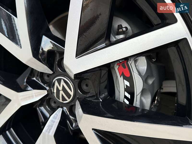 Внедорожник / Кроссовер Volkswagen Touareg 2022 в Ровно