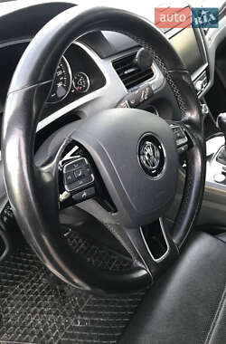 Внедорожник / Кроссовер Volkswagen Touareg 2018 в 