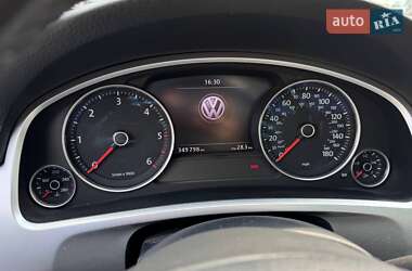Внедорожник / Кроссовер Volkswagen Touareg 2011 в 