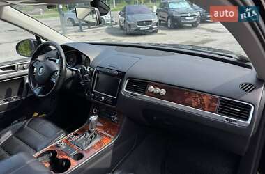 Внедорожник / Кроссовер Volkswagen Touareg 2011 в 