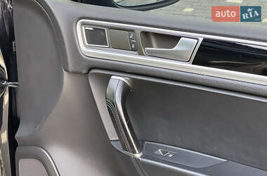 Внедорожник / Кроссовер Volkswagen Touareg 2015 в 
