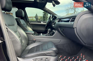 Внедорожник / Кроссовер Volkswagen Touareg 2015 в 