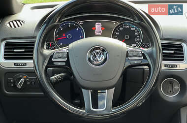 Внедорожник / Кроссовер Volkswagen Touareg 2015 в 