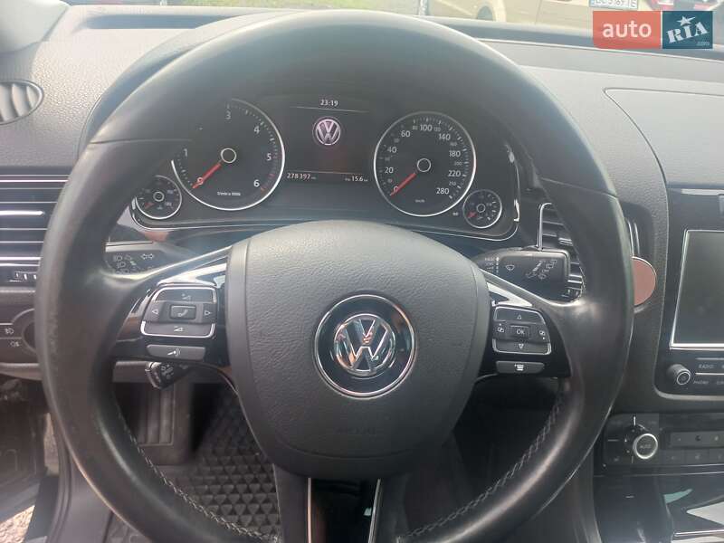 Внедорожник / Кроссовер Volkswagen Touareg 2011 в Шептицькому