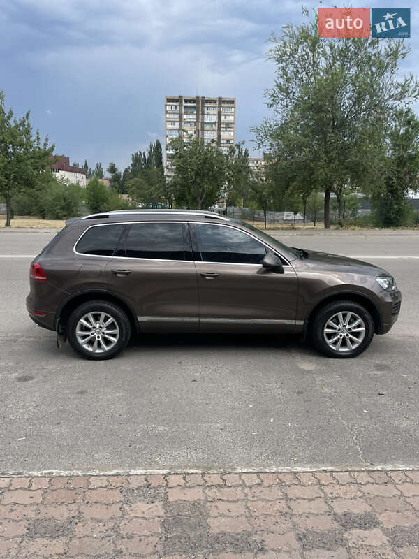 Внедорожник / Кроссовер Volkswagen Touareg 2010 в Кривом Роге