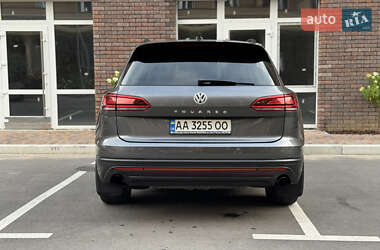 Внедорожник / Кроссовер Volkswagen Touareg 2019 в 