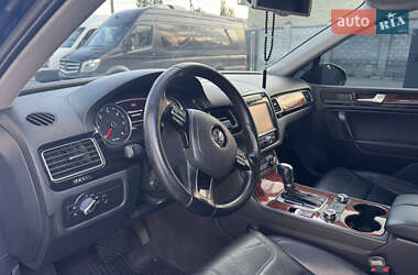 Внедорожник / Кроссовер Volkswagen Touareg 2010 в 