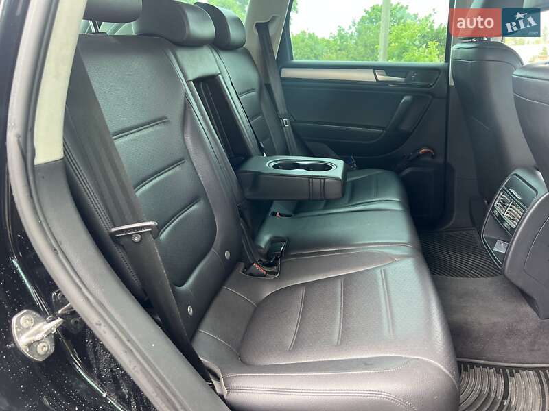 Внедорожник / Кроссовер Volkswagen Touareg 2011 в Броварах